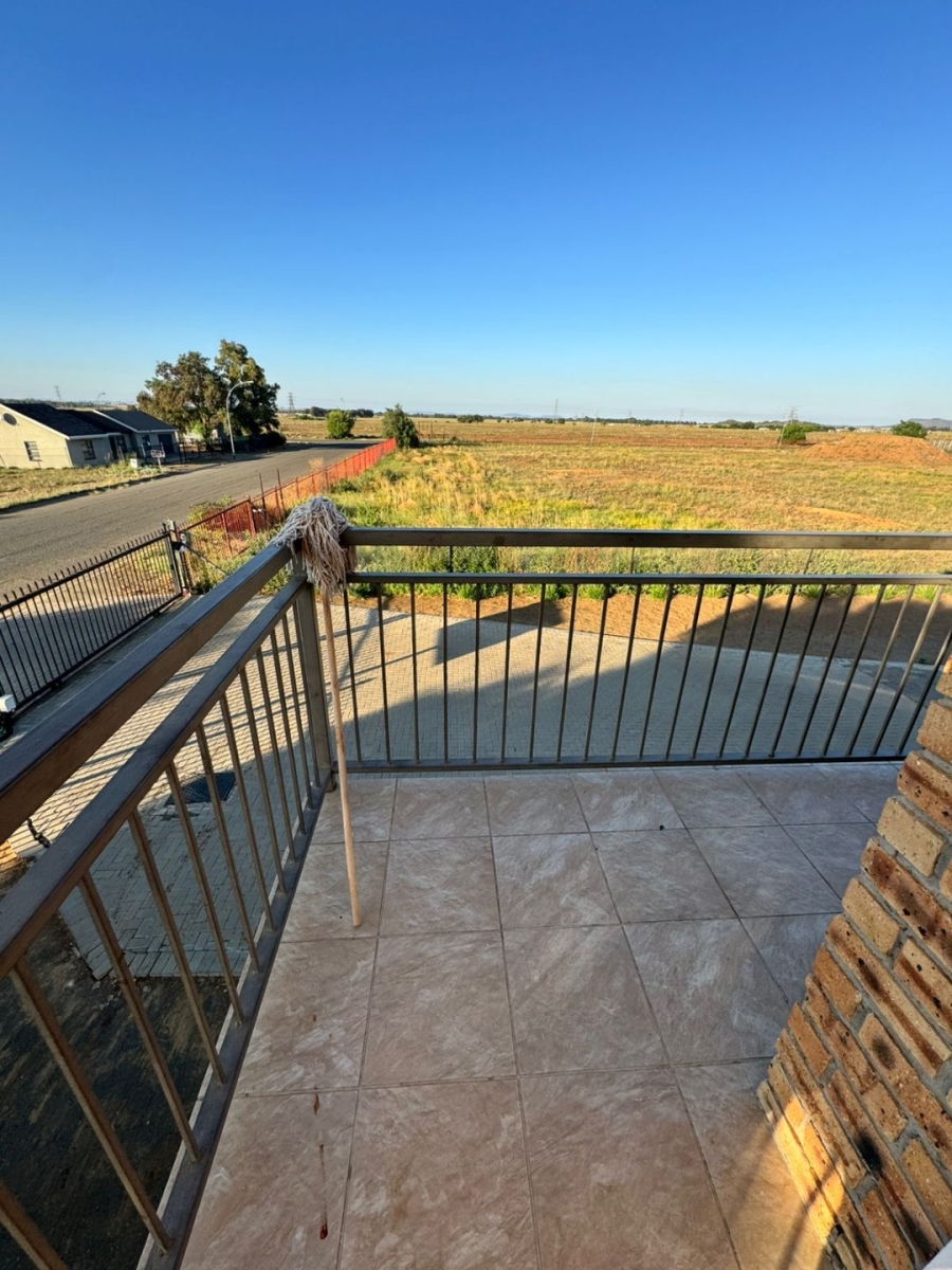 2 Bedroom Property for Sale in Lourierpark Free State